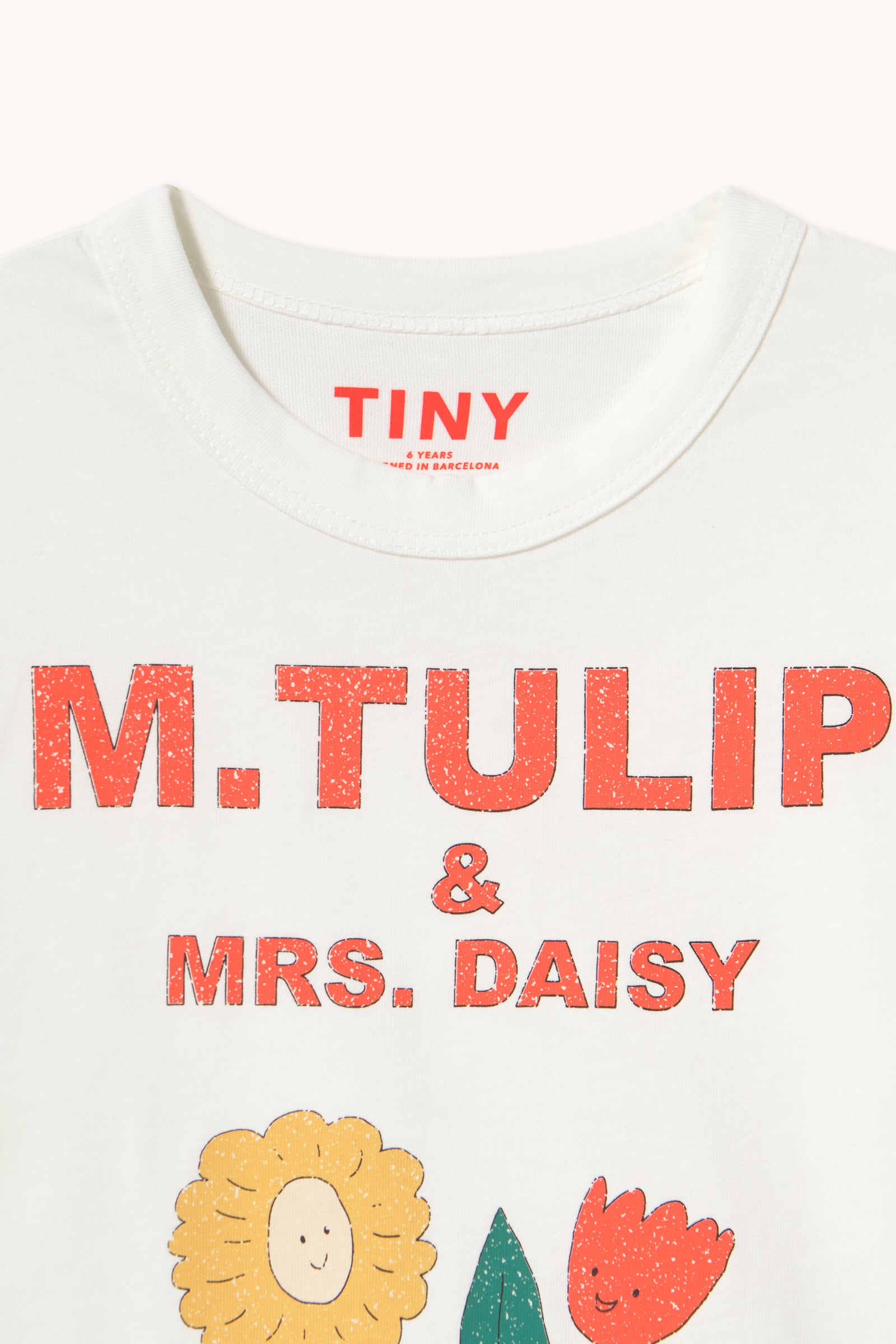 Tulip & Daisy Graphic Sleeve Tee – off-white