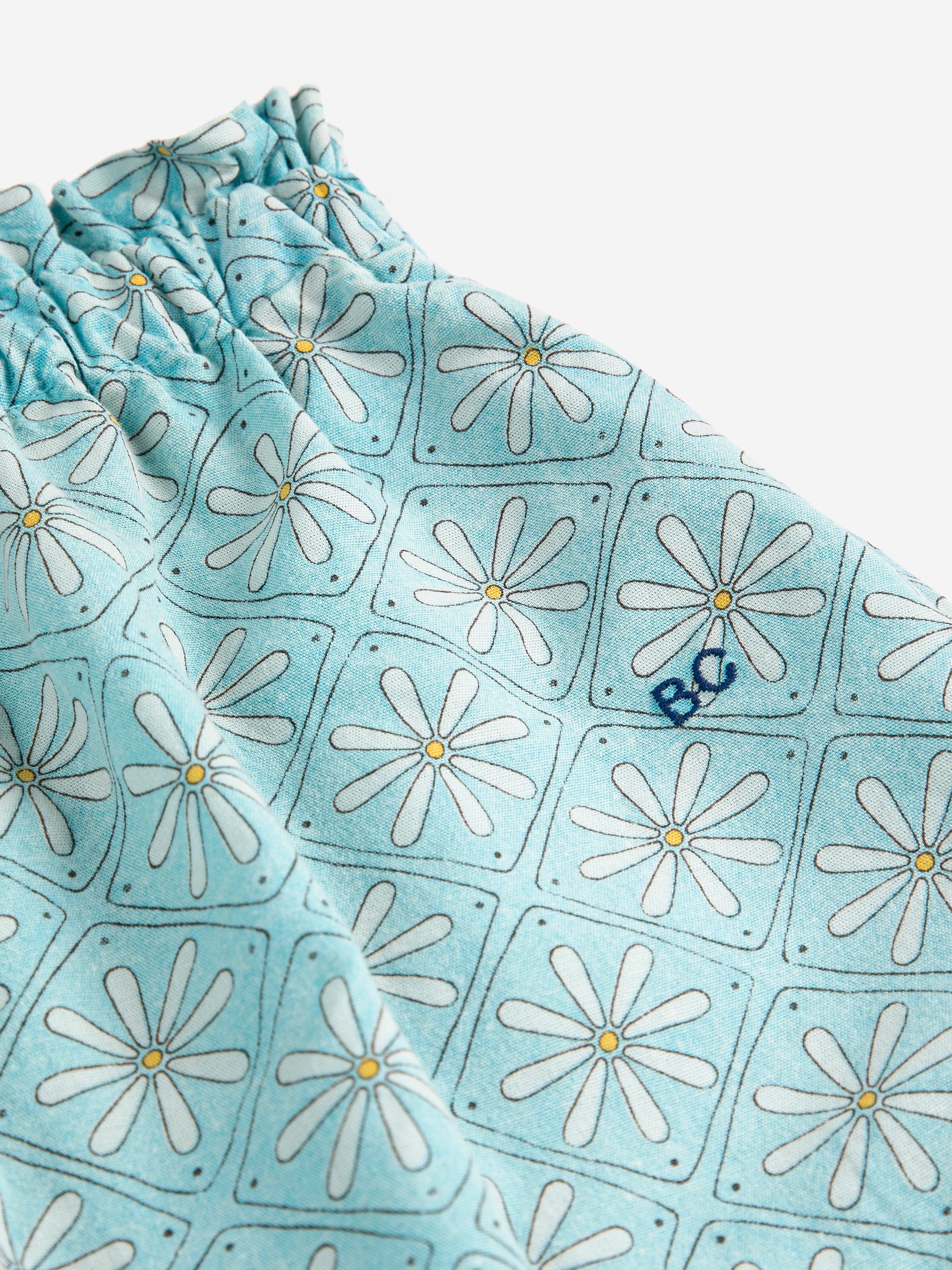 Daisy Mosaic All Over Woven Culotte Pants – light blue