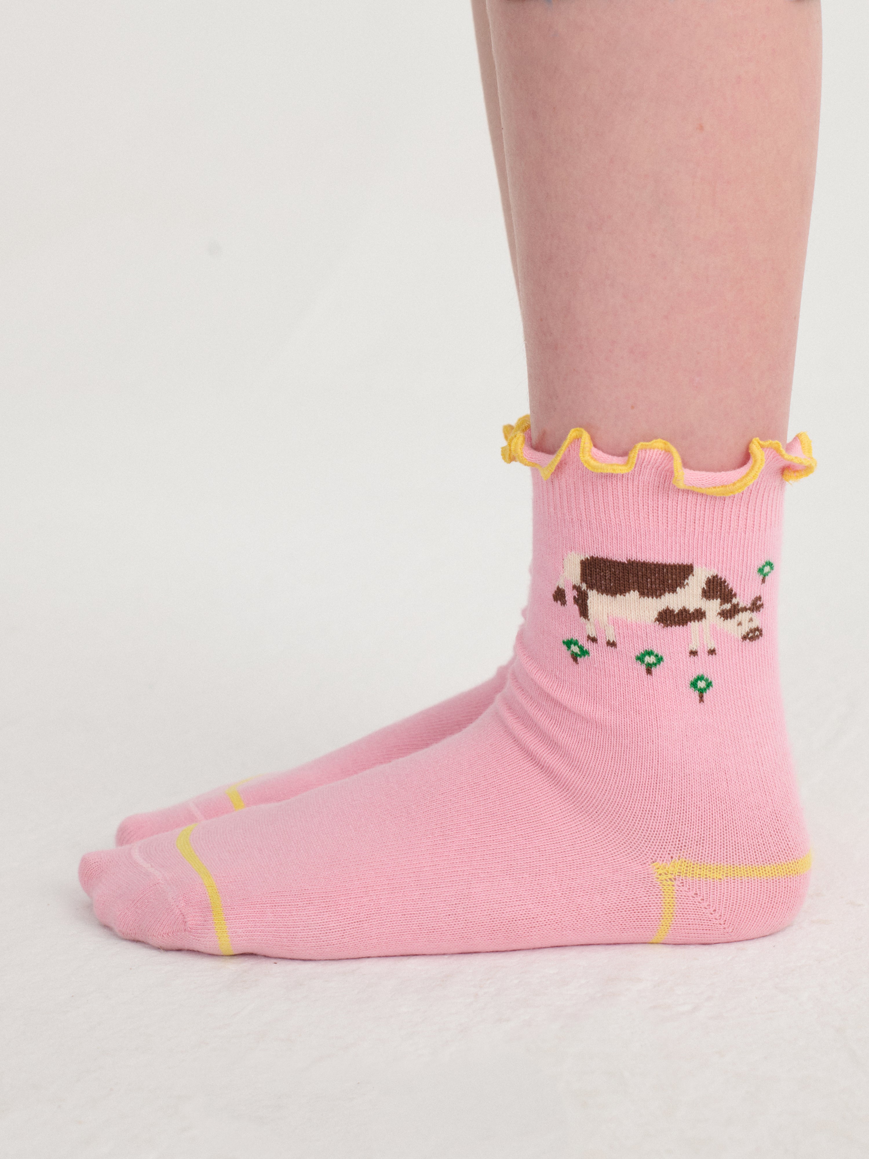 Farm Adventure Ruffled Short Socks – pink