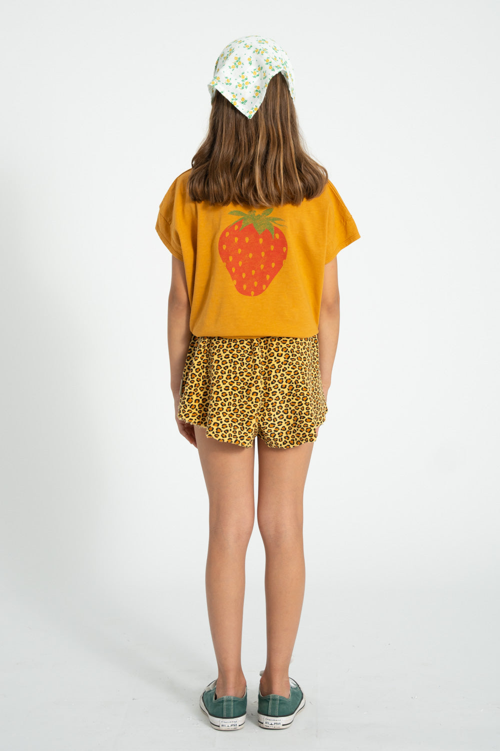 T-Shirt – camel w/ strawberry print