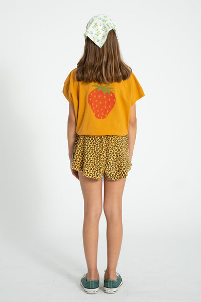 T-Shirt – camel w/ strawberry print