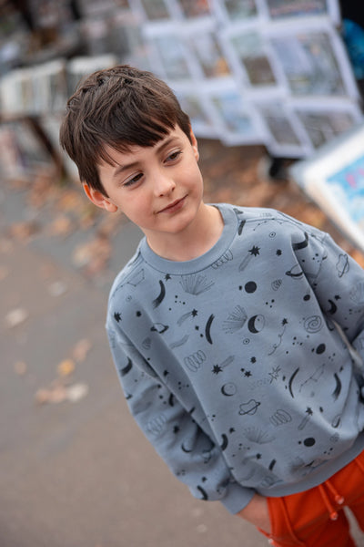 Sweatshirt Universe Print – stone grey