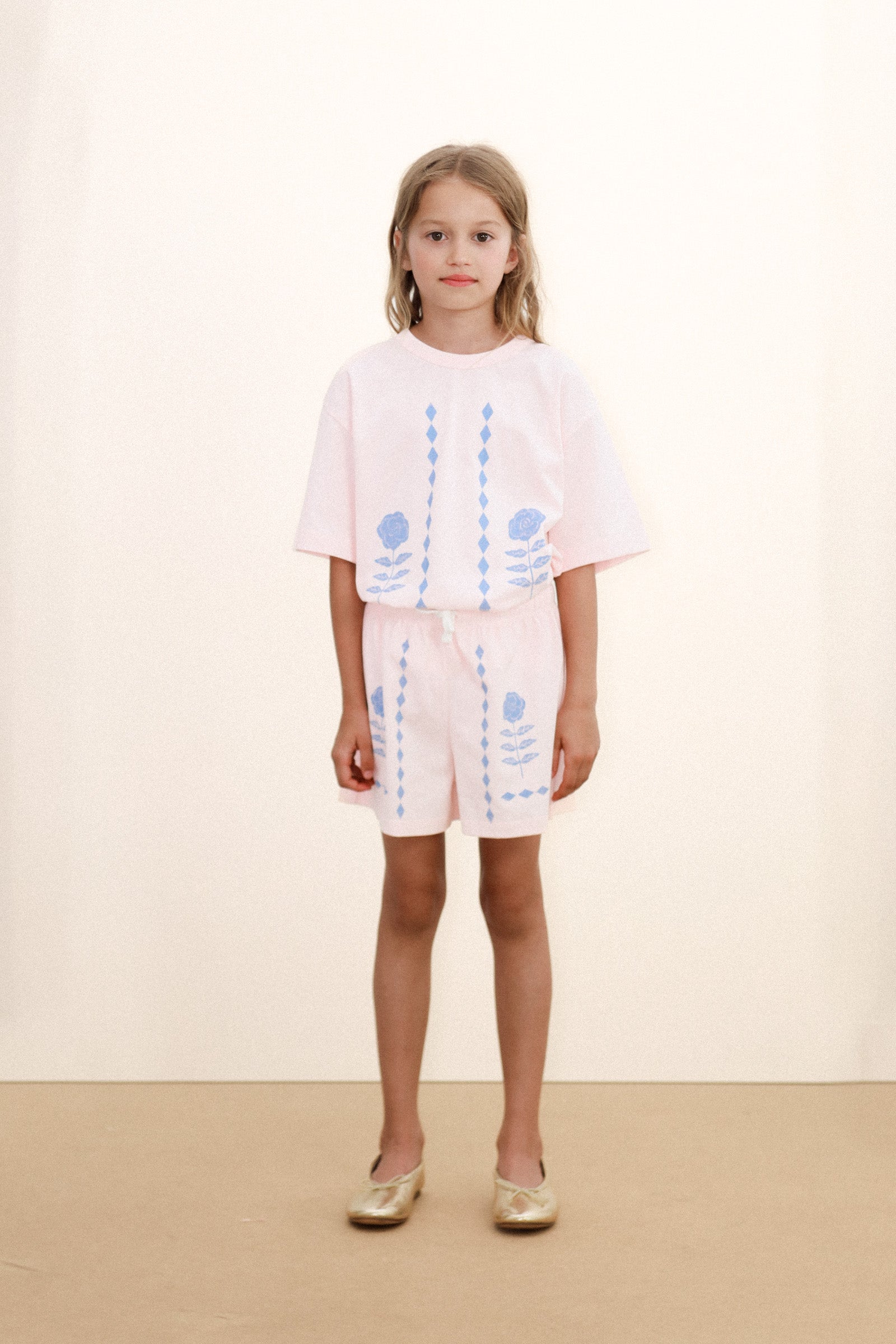 Flower Pattern Graphic Tee – pastel pink