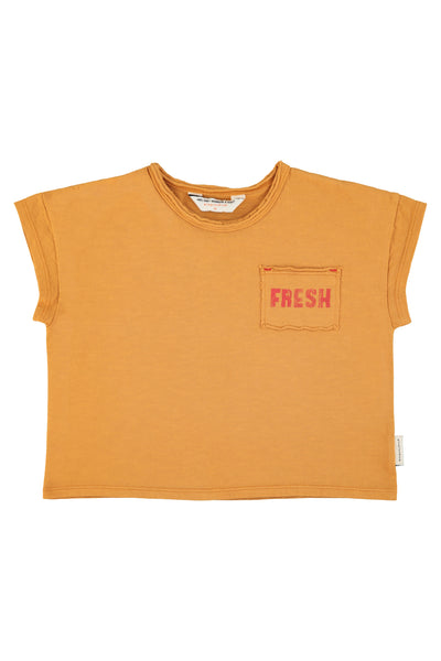 T-Shirt – camel w/ strawberry print