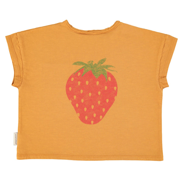 T-Shirt – camel w/ strawberry print