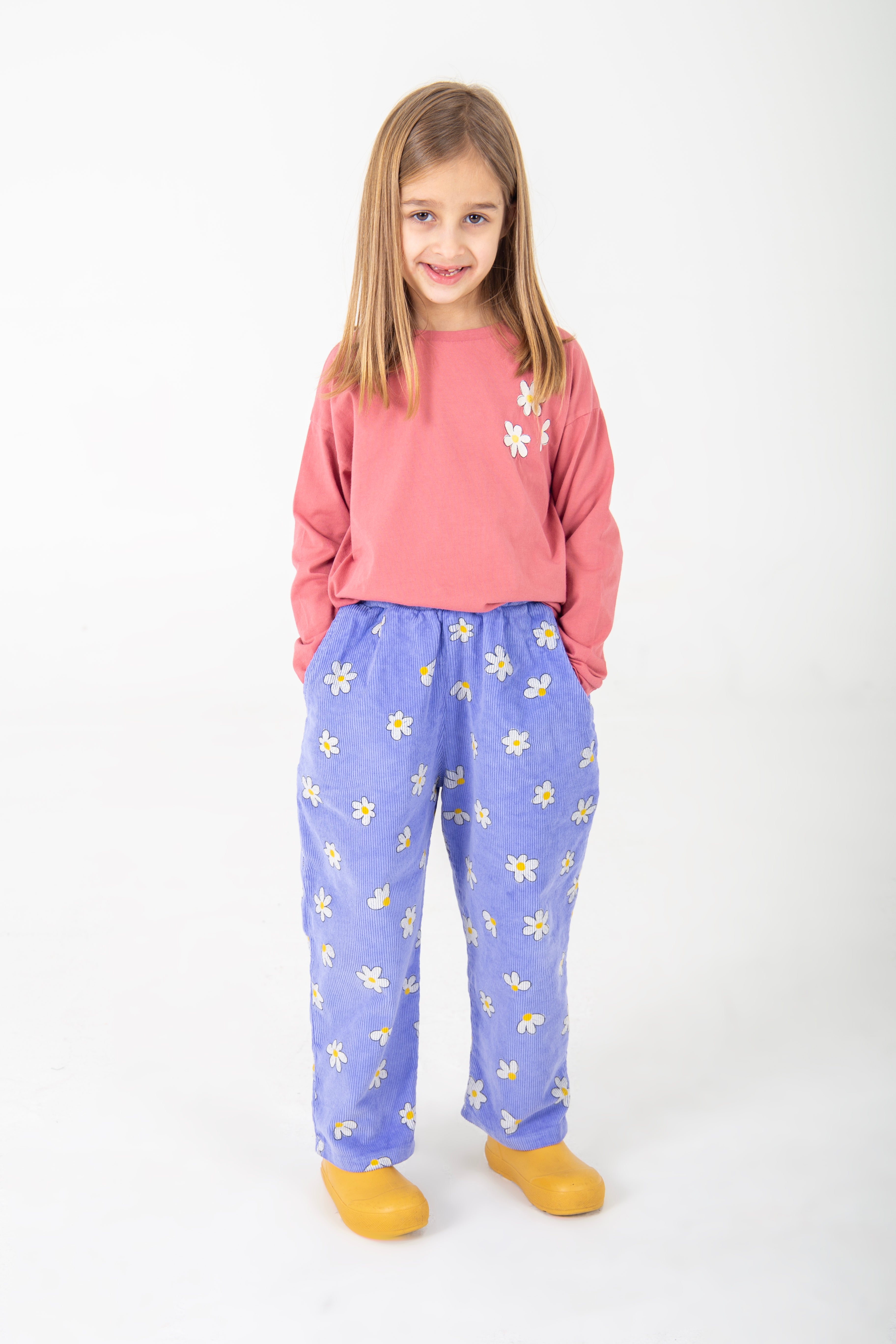 Daisies All Over Corduroy Wide Pants – lavender