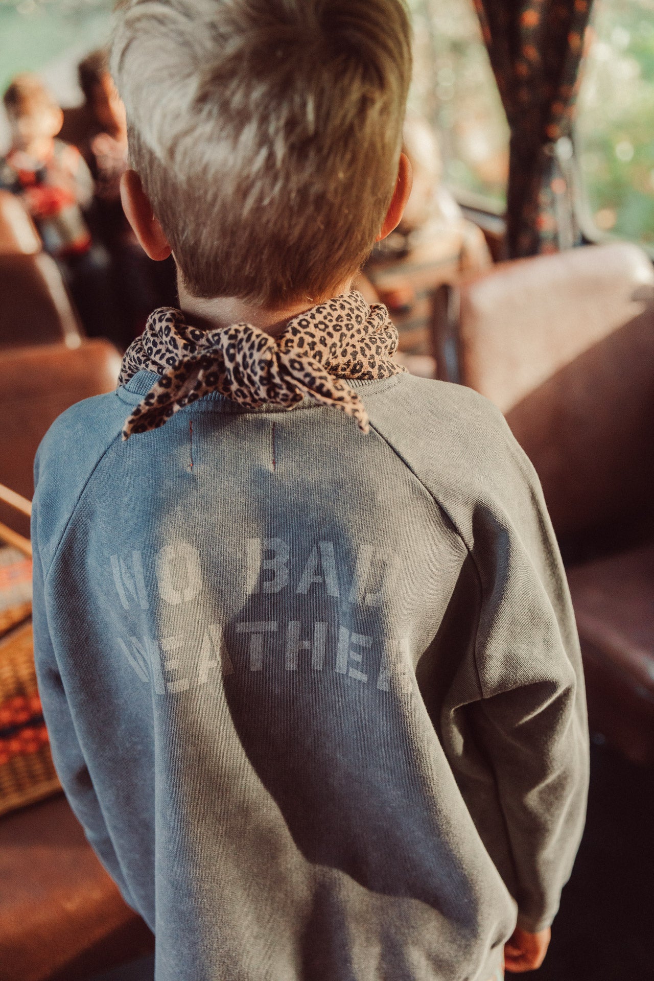 Sweatshirt – grey w/ Sun & Cloud print