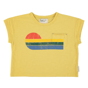 T-Shirt Yellow – multicolor wave print